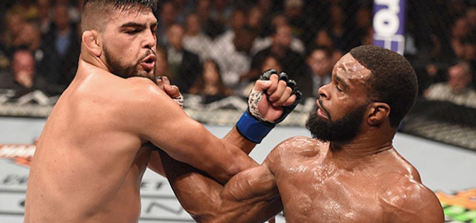 Woodley revienta Gastelum