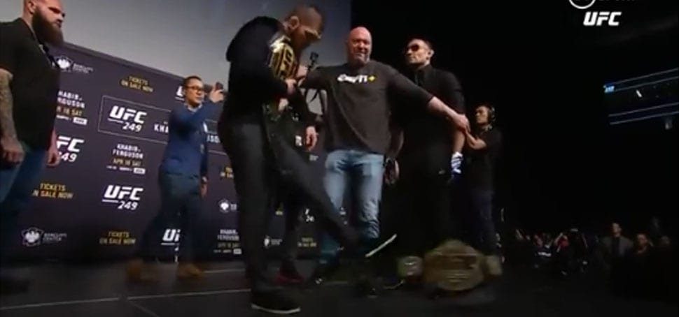 Video Khabib patea